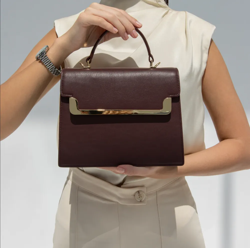 Miss MIAR Maroon Ladies Grand — الصورة 3